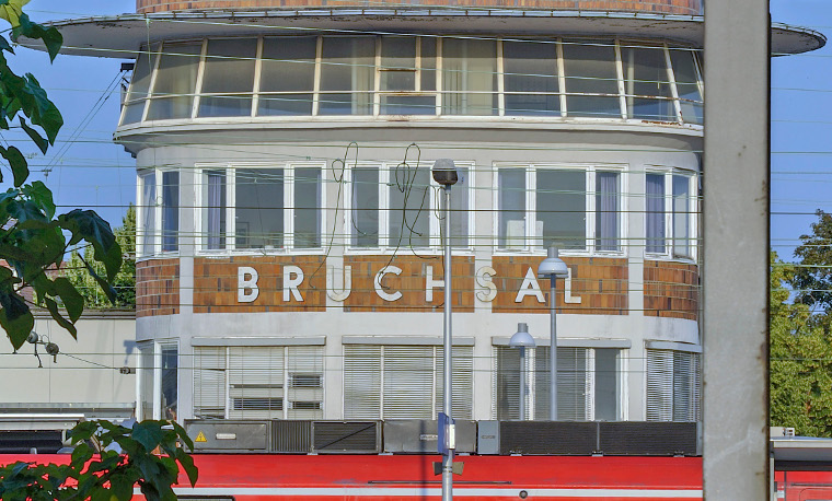 Bahnhof Bruchsal   Foto MARTIN HEINTZEN